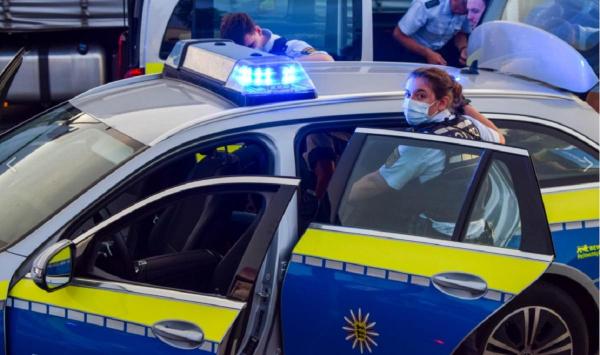 Şoferul român de TIR a fost încătuşat cu greu de forţele de ordine din Germania