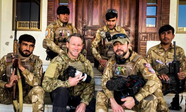 Un fost soldat britanic a publicat o fotografie cu prietenii săi din armata afgană, toți executați de talibani