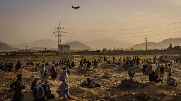 Ultimul avion militar s-a retras din Kabul. Sute de americani aşteaptă în continuare să fie salvaţi