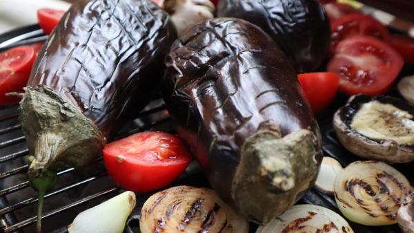 Pompierii din Constanţa, chemaţi la copt de vinete. Asta au constatat când au ajuns la locul aşa-zisului incendiu