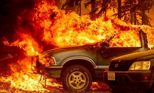 Incendiile de vegetaţie au distrus un oraş istoric din statul California