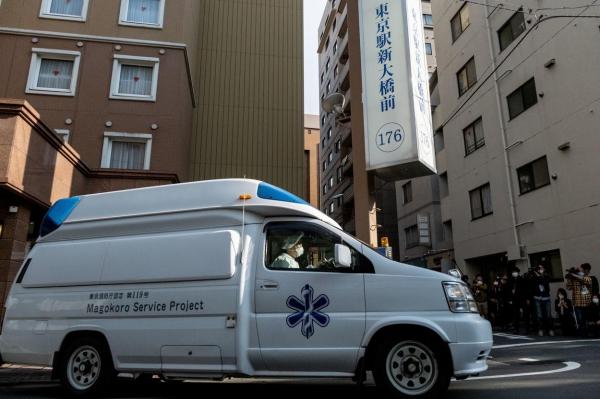 Cel puţin zece persone au fost rănite