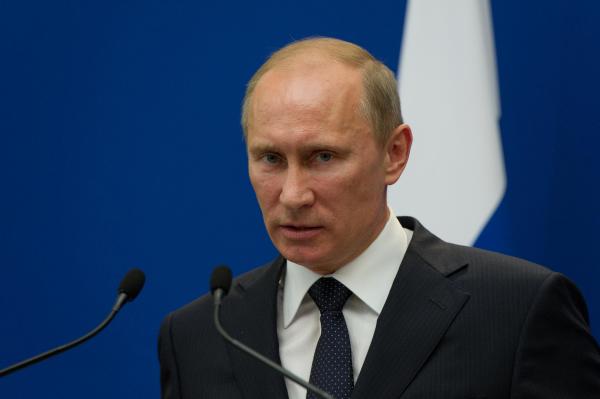 Vladimir Putin a anunțat că în anturajul său sunt zeci de persoane bolnave de Covid