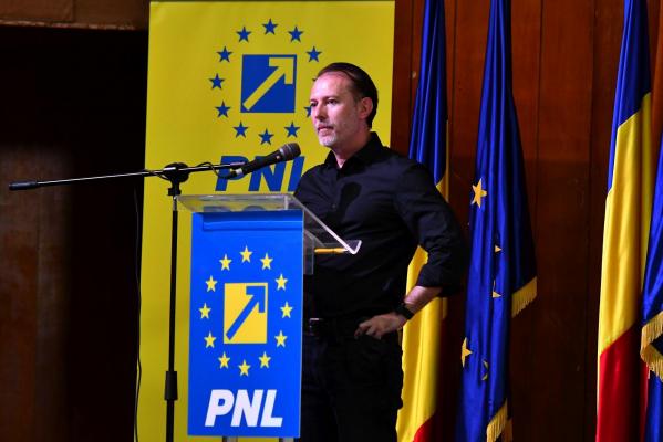 Florin Cîţu ar fi folosit resursele partidului pentru a obţine şefia PNL