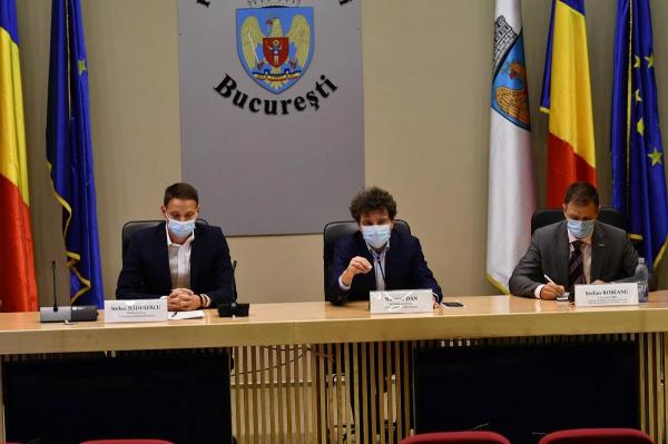 Nicuşor Dan este convins că trenul metropolitan ajută la reducerea traficului şi a poluării din Bucureşti