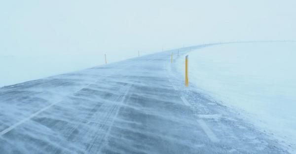 Alertă meteo de frig în toată țara. Cod galben de vânt puternic în zona de munte, cu rafale de peste 100 km/oră