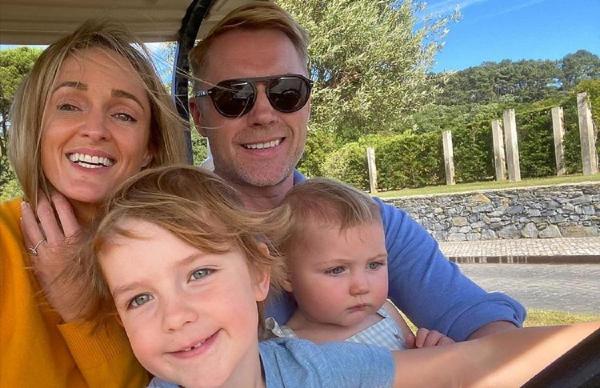 Cooper Keating, alături de familia sa