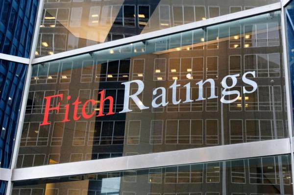 Agenţia de rating Fitch: "Prăbuşirea guvernului de coaliţie al României ar putea perturba eforturile de consolidare fiscală. Aprobarea PNRR ar putea întârzia"