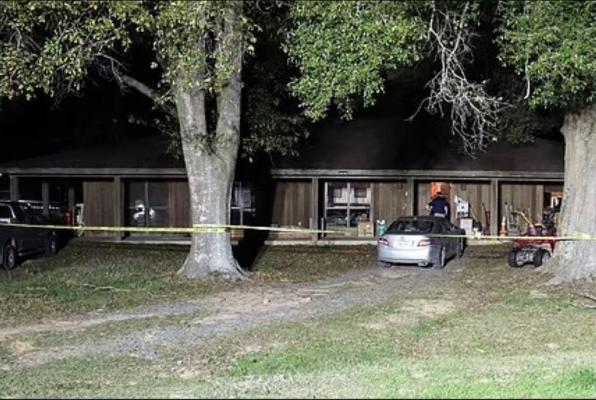 O femeie nevăzătoare a chemat poliția pentru că nu-și auzea soțul prin casă de mai bine de o zi. Ce au găsit polițiștii