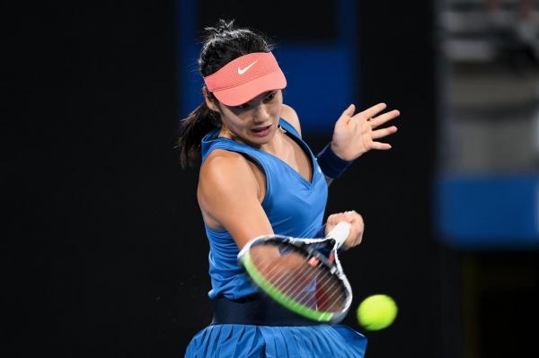 Emma Răducanu, învinsă de Elena Rîbakina, scor 6-0, 6-1, în 55 de minute, la Sydney