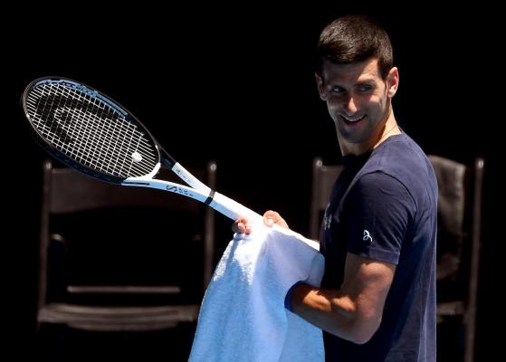 "Tipul e un idiot". Discuţia dintre doi prezentatori australieni: nu ştiau că sunt filmaţi şi l-au jignit pe Novak Djokovic