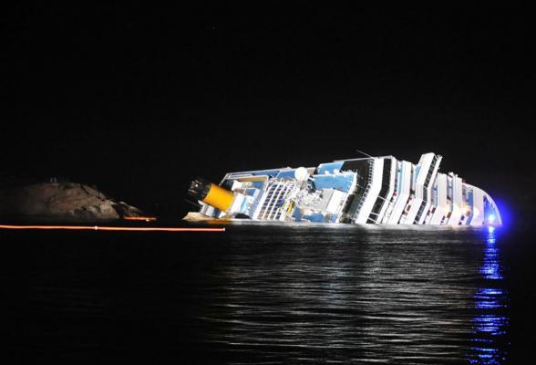 10 ani de la naufragiul Costa Concordia, soldat cu 32 de morţi. Tragedia din Italia putea fi evitată: "Nu a fost un accident de navigaţie"