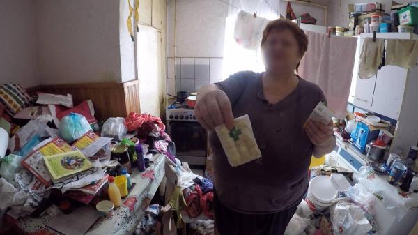 Sentință pentru bunica băiețelului din Dej, găsit în comă în pat, cu răni acoperite de viermi și muște. Valentin a murit la doar 9 ani