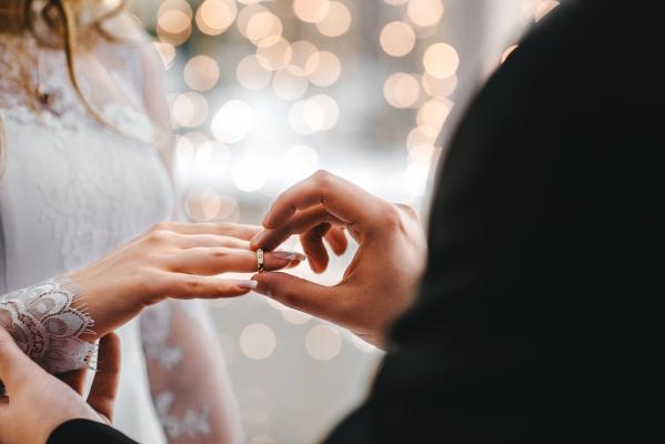 Top 3 zodii care se căsătoresc în 2022. Se aud clopotele de nuntă pentru aceşti nativi