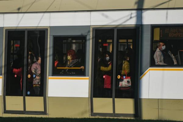 Greva angajaților STB continuă. Un sfert din mijloacele de transport în comun se află în trafic