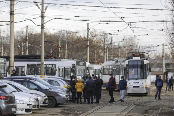 80% dintre angajaţii STB continuă greva. Petrariu: "Cei care conduc nu vin cu soluţii, ci incită oamenii". Lista compleată a revendicărilor