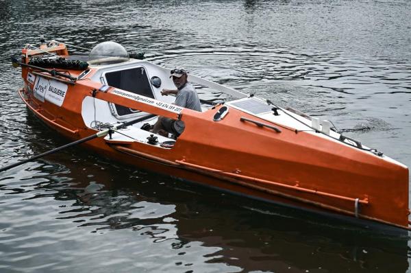 Un aventurier francez a murit în timp ce traversa Atlanticul vâslind. Mesajul sfăşietor al prietenilor: "Din păcate, oceanul a fost mai puternic"