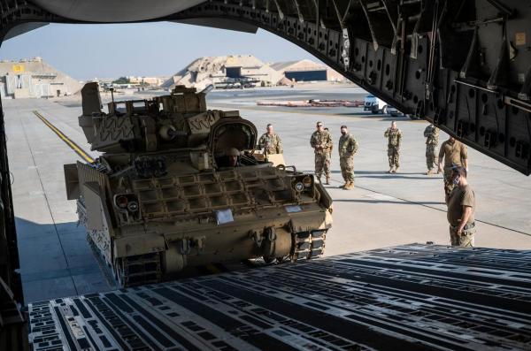 NATO speră ca diplomaţia să îngroape securea războiului ce ameninţă Europa de Est. Propunere pentru oficialii de la Kremlin