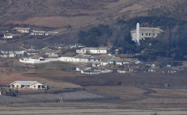 Cine e bărbatul care a trecut ilegal granița în Coreea de Nord. Presa sud-coreeană scrie că ar avea experiența unui gimnast