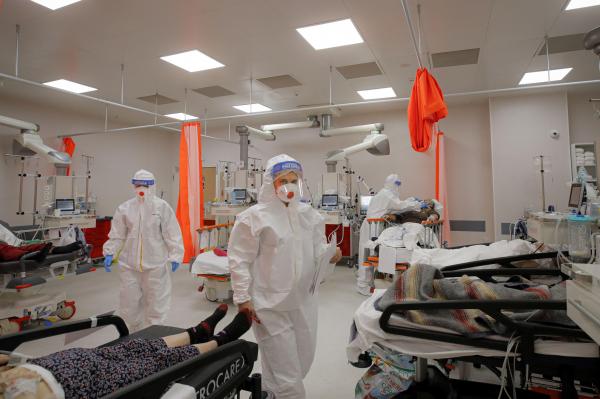 Rata de internare a pacienților Covid-19, cea mai mare din ultima lună. Autoritățile se așteaptă la un bilanţ zilnic de 40.000 de cazuri
