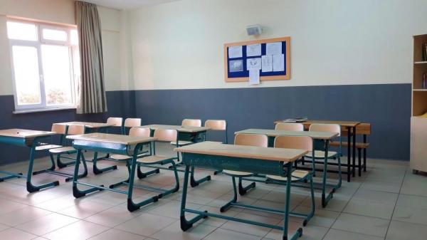 Profesor, cercetat pentru purtare agresivă