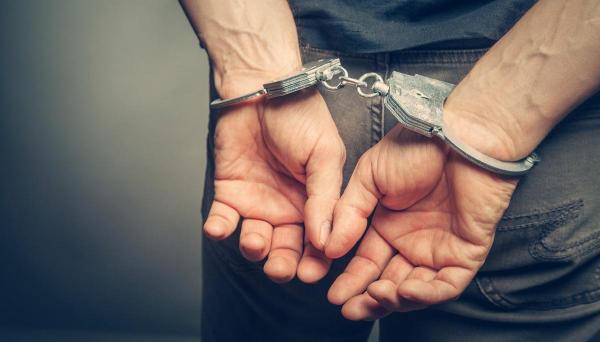 Bărbatul a fost reţinut de poliţie