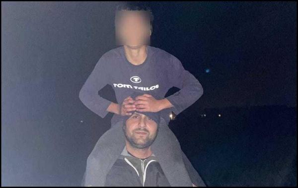 Fetiţă de 9 ani din Hunedoara, găsită desculţă pe un câmp. Un poliţist a găsit-o şi a cărat-o pe umeri până acasă