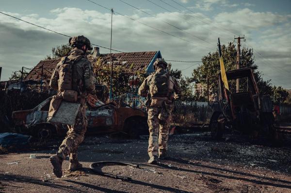 Război Rusia - Ucraina, ziua 221. Zelenski: Oraşul strategic Lîman, "complet eliberat". Macron l-a sunat pe Zelenski să-l asigure de sprijinul total al Franţei