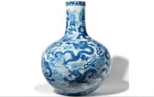 Vaza chinezească s-a vândut cu peste 9 milioane de euro