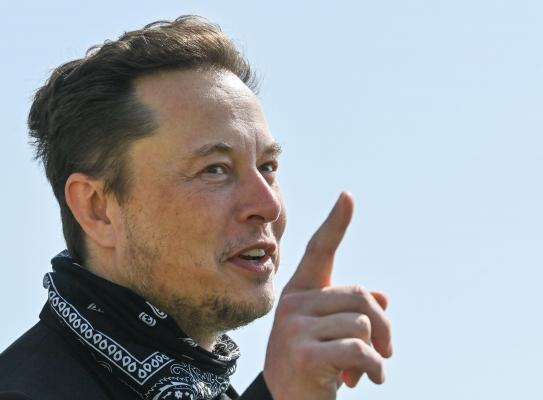 Elon Musk, CEO-ul Tesla, SpaceX și Twitter