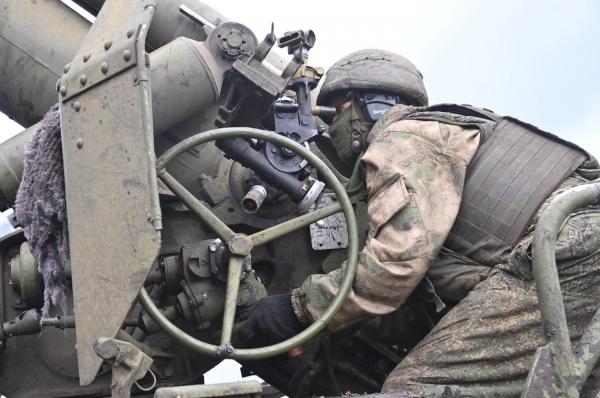 Militarii americani sunt prezenţi în Ucraina, inspectează stocurile de arme trimise de SUA