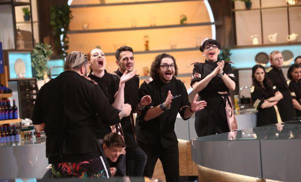 Chefi la cuțite, lider de audiență cu ediția în care Chefii au pus în joc patru amulete! Chef Florin Dumitrescu a câștigat battle-ul și a salvat o concurentă de la eliminare
