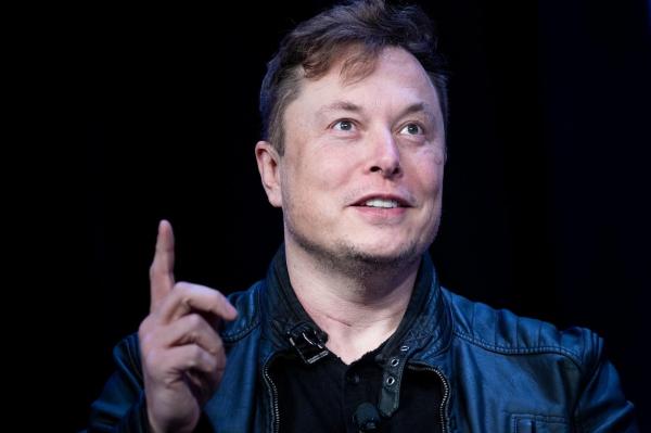 Elon Musk la o conferință a oamenilor de afaceri din cadrul summitului G20 din Bali
