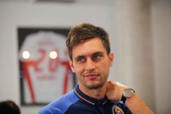 "Uneori mijea ochii". Ciprian Tătăruşanu a fost operat la ochi: intervenţia a durat 40 de secunde