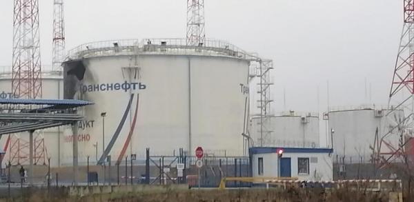 Un depozit de carburant din Rusia, atacat de o dronă la aproximativ 200 km de graniţa cu Ucraina