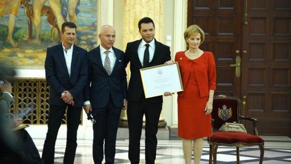 Echipa Observator Antena 1 care a transmis de pe frontul din Ucraina, premiată de Majestatea Sa Margareta şi Alteţa Sa Regală Principele Radu