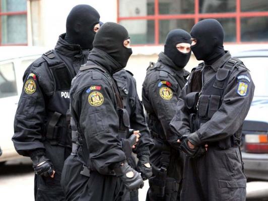 Sumă uriaşă sustrasă din gestiunea unei singure firme: 3 milioane de euro. Percheziţii în Bucureşti şi două judeţe