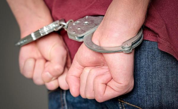 Actele false atestau că autoturismul a fost scos din evidenţele fiscale ale Primăriei