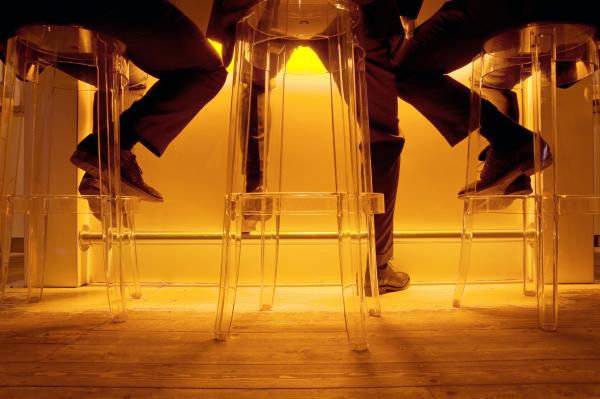 Un tânăr de 29 de ani din Mureş ar fi fost violat de doi bărbaţi