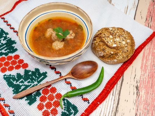 (P) Ciorbă cu perișoare de pui - rețeta copilăriei