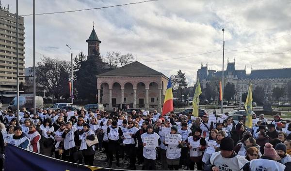 Sute de salariați din sistemul de învățământ continuă protestele
