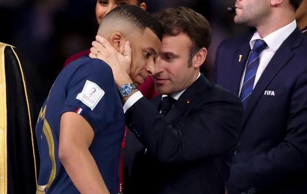 Emmanuel Macron și Kylian Mbappe