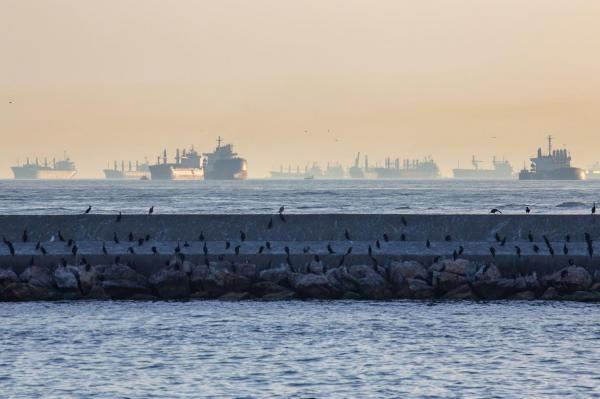 Flota din umbră a Rusiei contra Occidentului. Sancţiunile au aruncat în aer piaţa tancurilor petroliere vechi