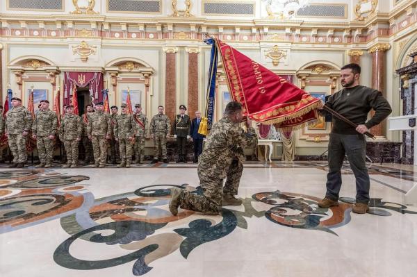 Zelenski i-a premiat pe militarii ucraineni. "De opt ani şi 286 de zile, armata apără frumoasa noastră ţară de agresiunea rusească"