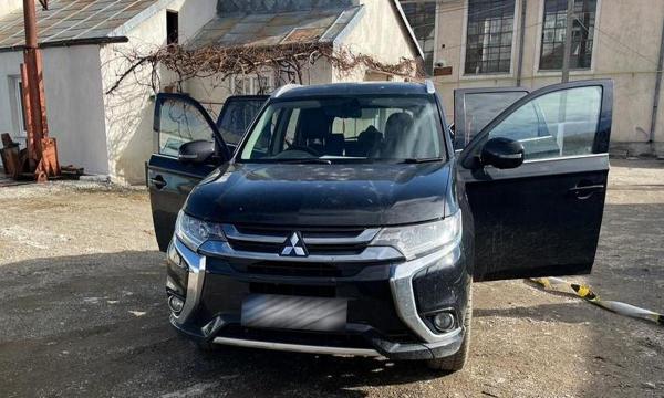 Bolid de lux furat din Marea Britanie, găsit în România. La volanul maşinii de 90.000 de lei se afla un şofer din Botoşani