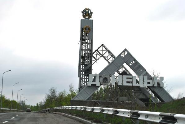 Personalul american din OSCE pleacă din Doneţk cu mașinile