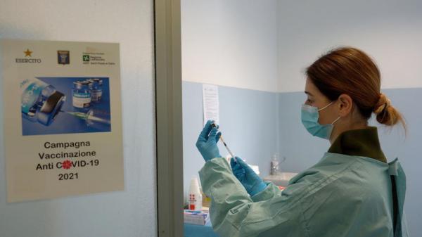 Italia recomandă vaccinarea cu doza patru