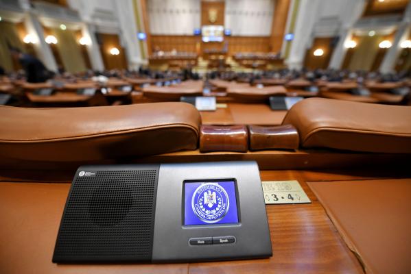 Şedinţă comună a Parlamentului, pe 1 martie, pentru adoptarea unei declaraţii politice de susţinere a independenţei Ucrainei