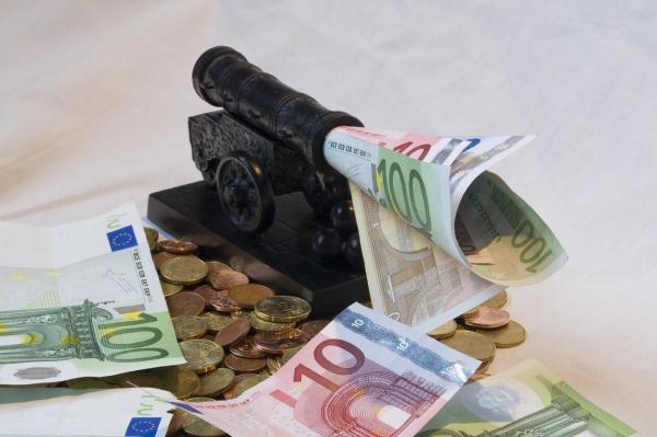 Curs valutar 28 februarie 2022. Situaţia dificilă în care e pus leul din cauza războiului pornit de Rusia în Ucraina