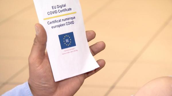 Comisia Europeană cere ca folosirea certificatului verde să fie extinsă încă un an, până în iunie 2023